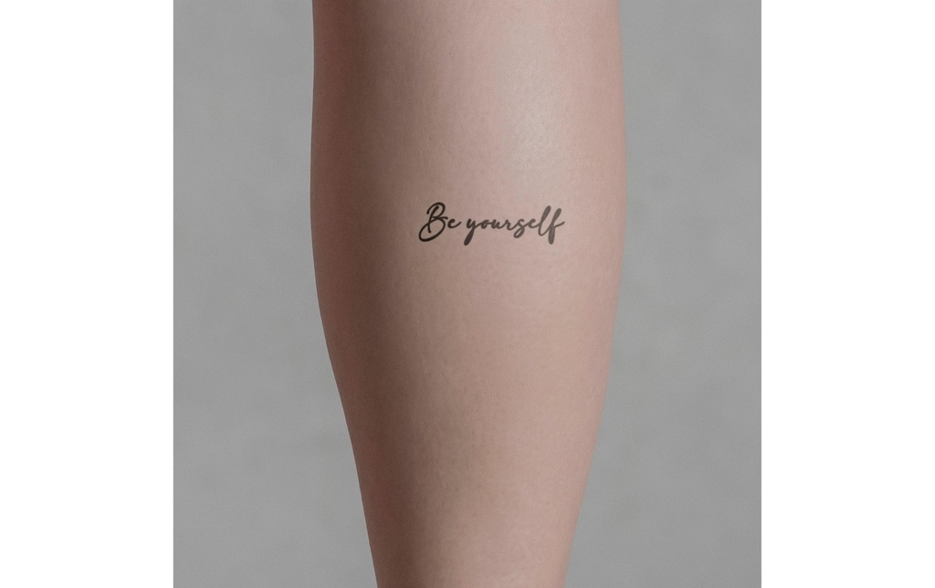 minink Écriture de tatouage Be yourself Taille: S (4.2 cm x 1,2 cm)