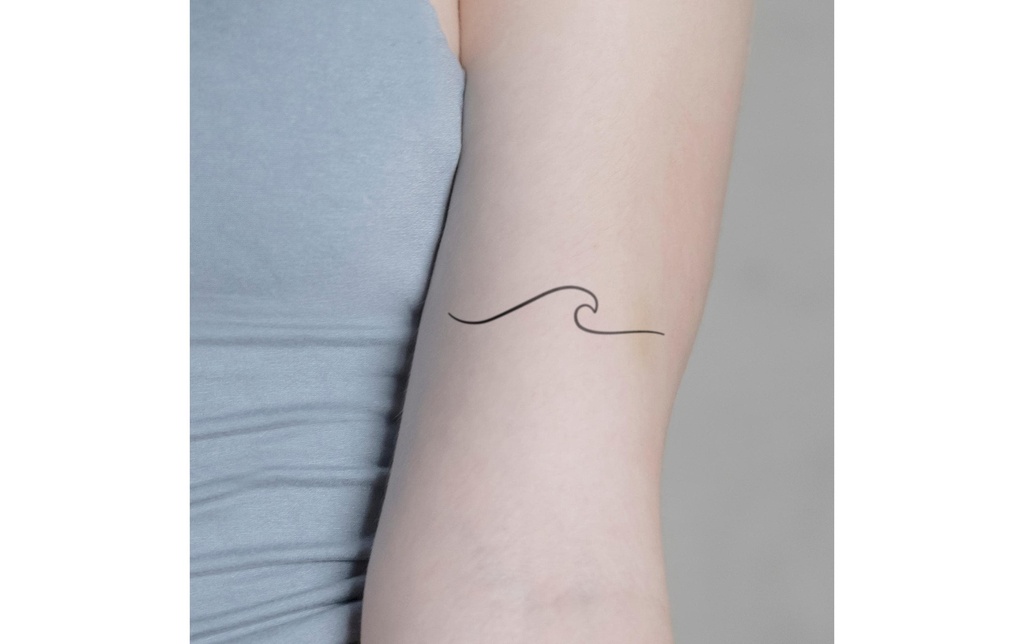 minink tatouage grande vague Taille: M (1.4 cm x 6,5 cm)