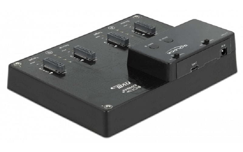 Delock USB-C - 4x M.2 NVMe
